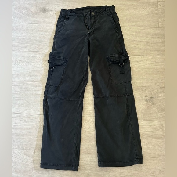 American Eagle Cargo Pants - 00 Short - Picture 2 of 3